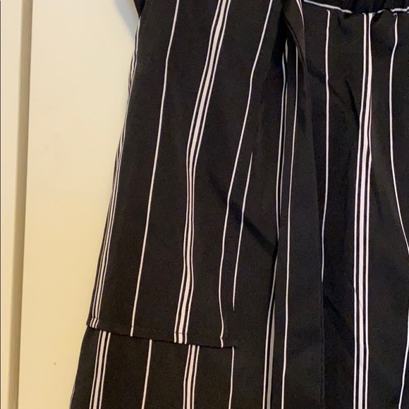 Striped front tie skirt with pockets - Picture 2 of 5
